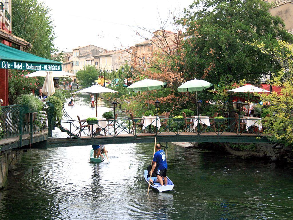 Studio De Charme Avec Sa Terrasse En Plein Coeur De Ville L'Isle-sur-la-Sorgue Exterior photo